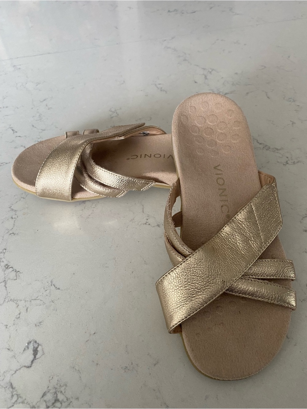 Vionic  Metallic Slide Sandals - Gold Strappy Slip-Ons size 6 - Picture 2 of 4